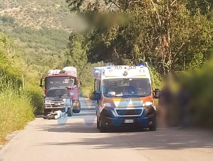 Incidente Tra Una Moto E Una Bici Sullo Scorrimento Veloce Tra Rocca Di