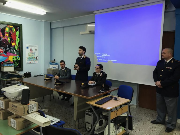 Capo d’Orlando, forze dell’ordine a scuola per parlare di cyberbullismo