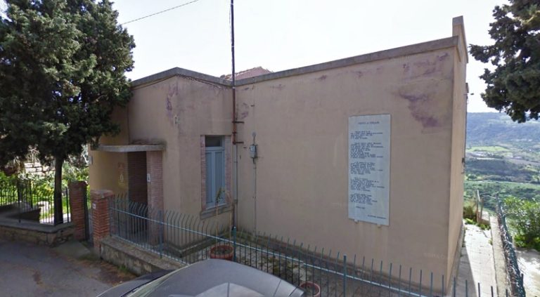 Ex scuola elementare di Tindari: “Non vendetela neppure per 500 mila euro!”