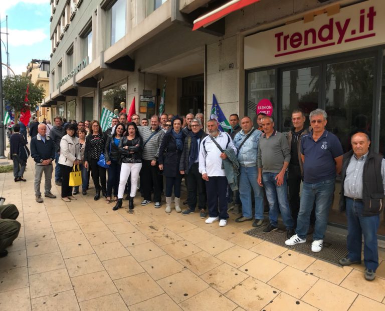 Messina, protesta dei lavoratori forestali