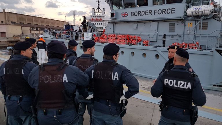 Favoreggiamento dell’immigrazione, due tunisini in manette