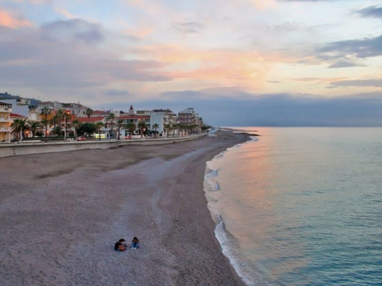 Guasto idrico, interrotto il servizio docce in spiaggia a Capo d’Orlando