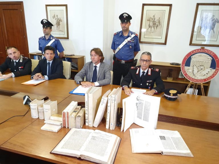 Patrimonio culturale, i Carabinieri sequestrano 342 libri preziosi antichi