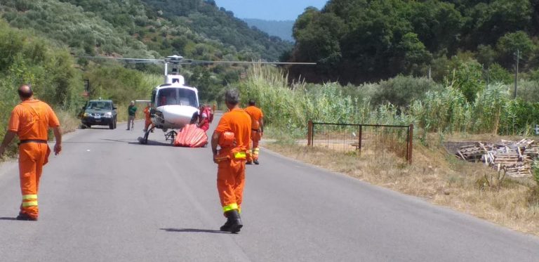 Vasto incendio si propaga a Sinagra, intervengono la Forestale e i Vigili del Fuoco