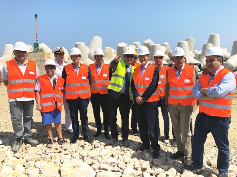 La visita del Presidente Musumeci al cantiere del porto di Sant'Agata M.llo – Video