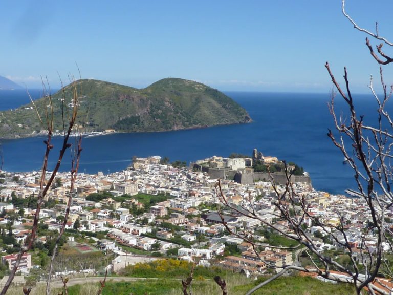 Lipari, rinvenuta una vertebra umana nei fondali di Punta Crapazza