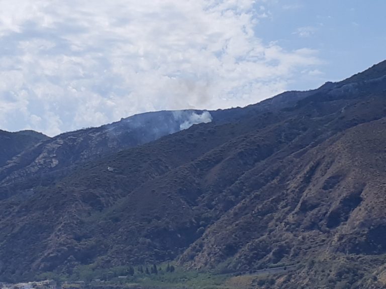 Continuano gli incendi in località Lami a Lipari