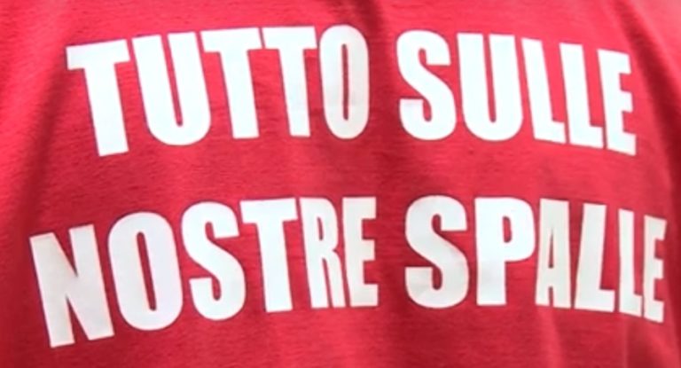 VIDEO – “Tutto sulle nostre spalle”, la protesta della CGIL FP a Capo d’Orlando