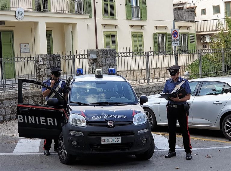 Sicilia, produce documenti falsi per percepire il Reddito di Cittadinanza, arrestato 48enne