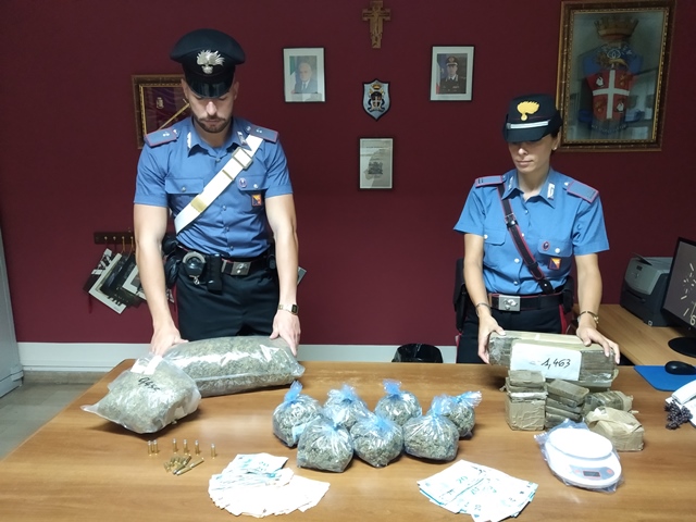 Messina, in casa oltre 10 kg di hashish e marijuana, arrestati due coniugi