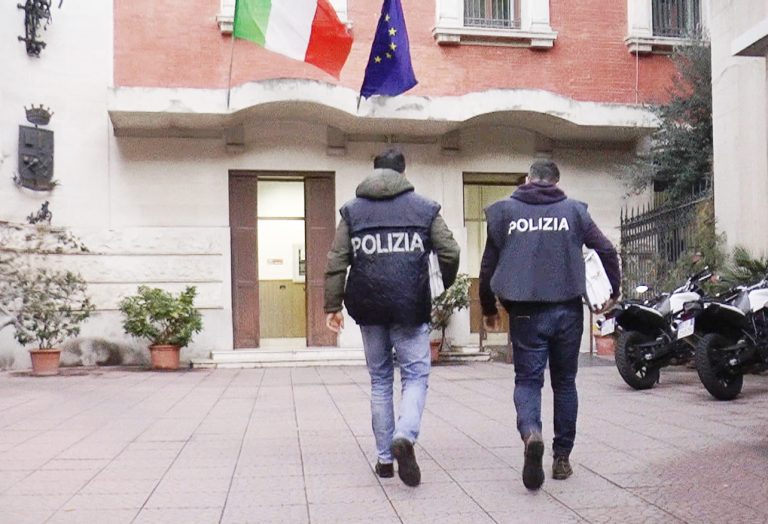 Ruba 5000€ in un tabacchi, arrestato un 34enne a Messina