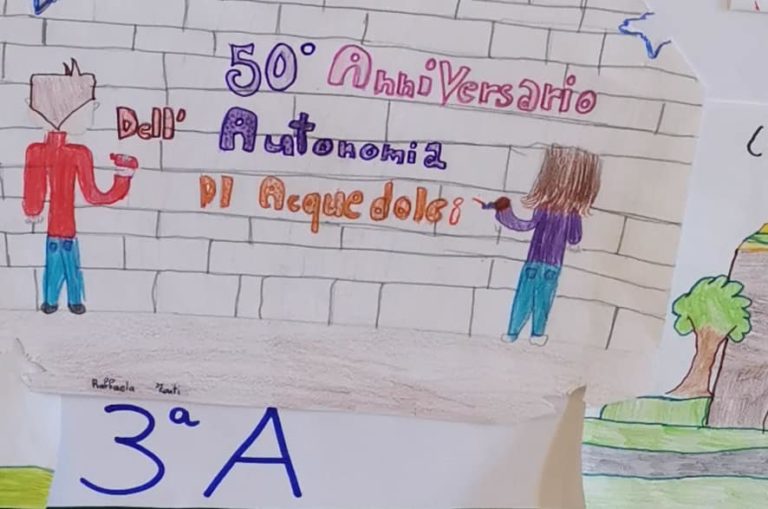 Acquedolci festeggia 50 anni dall’Autonomia con i bambini delle elementari