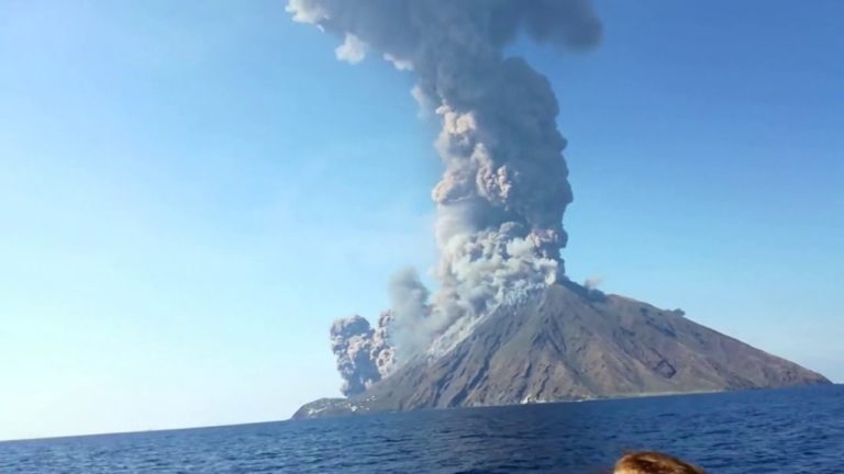 Stromboli, alta attività esplosiva nelle ultime 24 ore