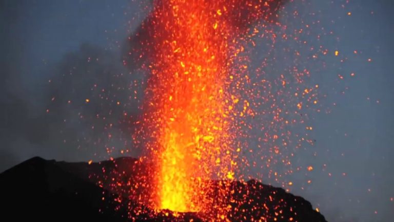 Stromboli, continua l’attività eruttiva