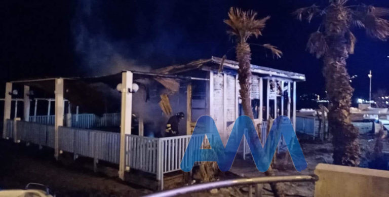 Brolo, incendio al lido Blue Beach. Intervengono i Vigili del Fuoco per spegnere le fiamme – Video