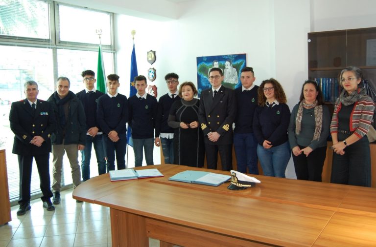 16 studenti del “Torricelli” di Sant’Agata Militello a lavoro con la Guardia Costiera