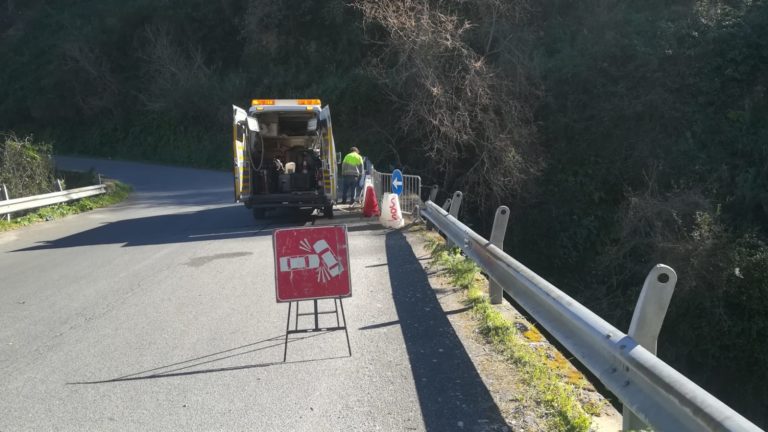 San Piero Patti, auto sfonda guard-rail e finisce nel fiume. Illeso il conducente