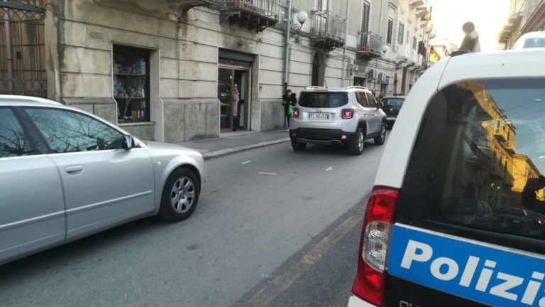 S.Agata Militello, incidente stradale in centro. Ferito un pedone