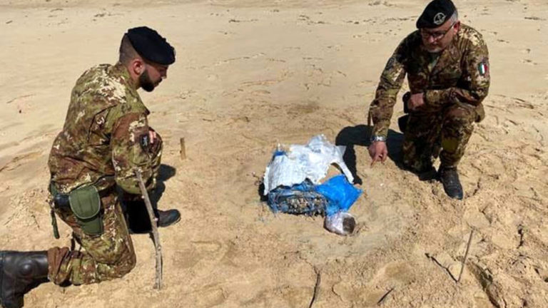 Droga: ancora carichi di hashish sulle spiagge dell’agrigentino