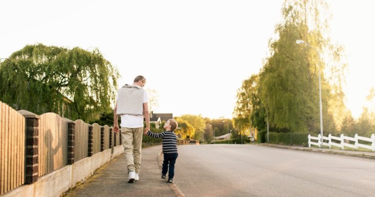 Viminale: “Si alla camminata genitore-figlio”, ma sempre vicino casa