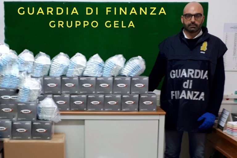 Farmacia vendeva mascherine FFP2 non conformi, denunciato titolare