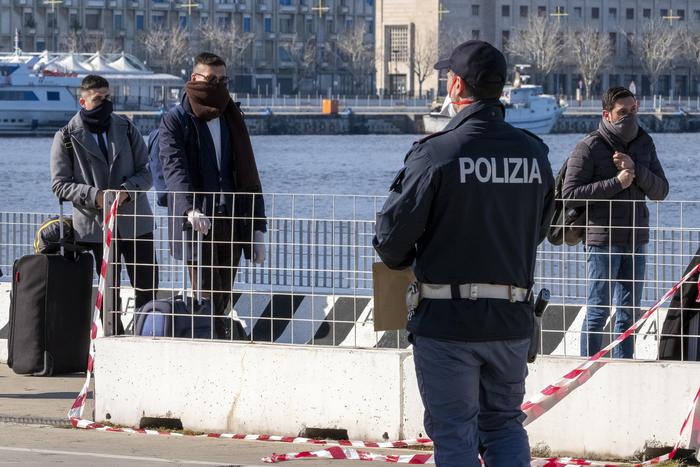 La Questura precisa: “Le persone transitate sullo stretto sono state controllate”