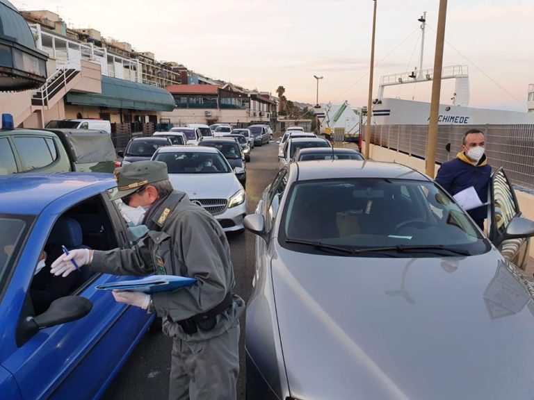 Coronavirus – Continuano gli sbarchi non autorizzati a Messina. De Luca “Una presa per il c…”