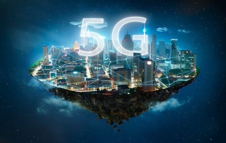 De Luca con un’ordinanza vieta l’utilizzo di impianti 5G a Messina: “Non ci sono studi su effetti sulla salute”