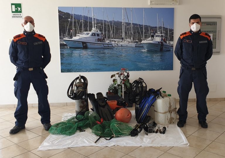 Pesca subacquea notturna ad Acquedolci, multati un 32enne e un 36enne