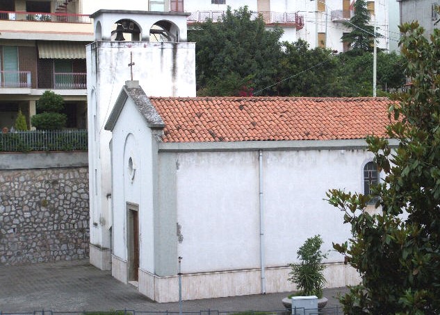 Capri Leone – Manutenzione straordinaria per la Chiesa Maria SS del Rosario