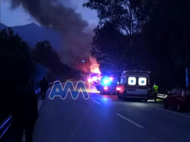 Furgone in fiamme sulla A20, traffico interrotto per un’ora tra Brolo e Patti