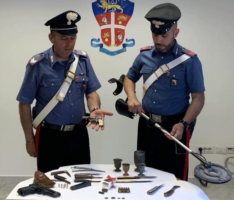 Caronia – Possedeva illegalmente un revolver antico e dell’hashish, arrestato un 38enne