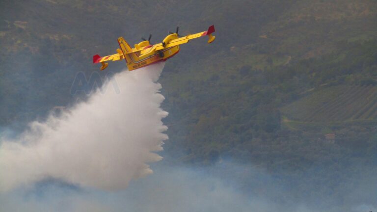 incendi canadair