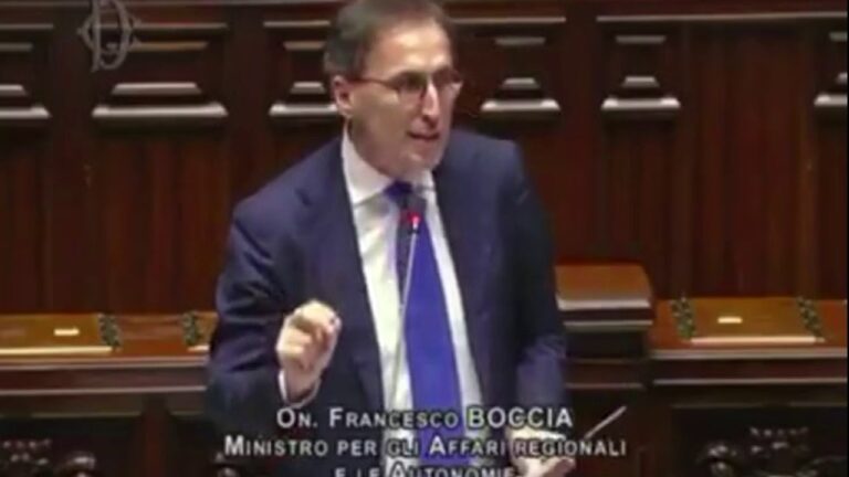 Riapertura – Il Ministro Boccia risponde a Musumeci: “Passaporto Sanitario? E’ incostituzionale”