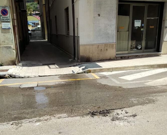 Capo d’Orlando – Perdita d’acqua in via Messina