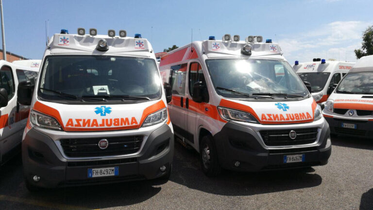 Incidente mortale con lo scooter a Palermo, perde la vita un 18enne. In gravi condizioni 17enne