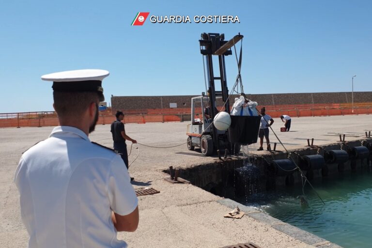 Pesca illegale a Sant’Agata M.llo, sequestrati 5 km di reti irregolari