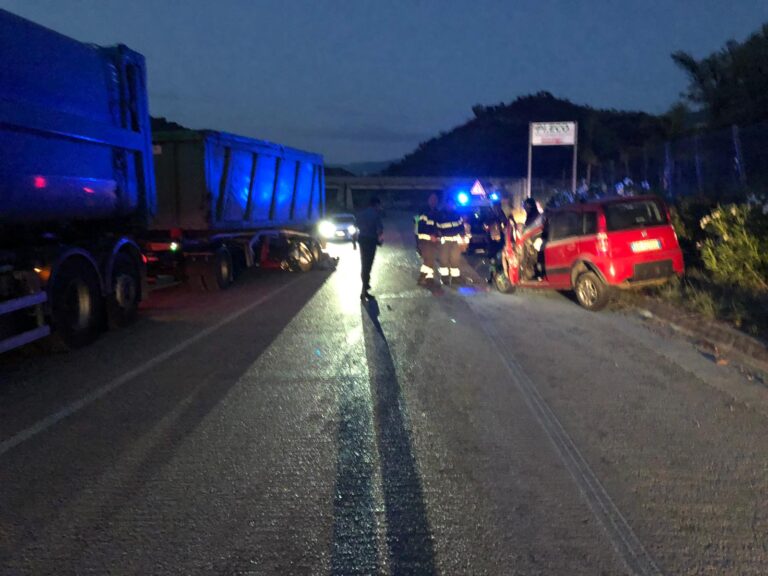 Patti, grave incidente stradale all’alba. Un ferito