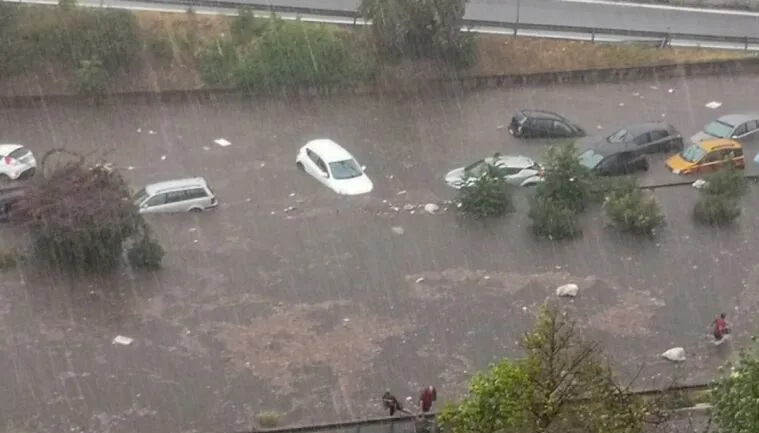 Palermo, violenta bomba d’acqua si abbatte sulla città. Due morti annegati