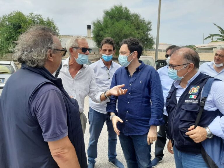 Razza in visita a Lampedusa: “C’è un’emergenza nell’emergenza”