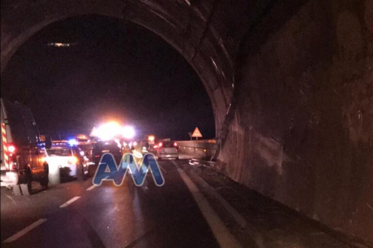 Grave incidente sulla A20 a Ponte Naso – Tampona e si ribalta in galleria, uomo in prognosi riservata