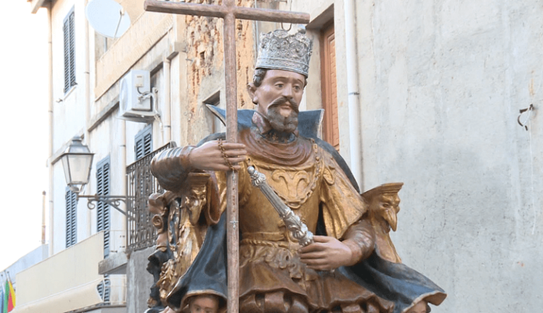 Capri Leone in festa per il ritorno a casa della statua di San Costantino Imperatore – VIDEO