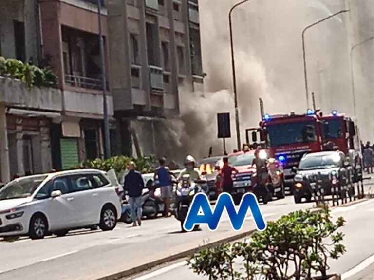 Messina – Incendio in un negozio di via Cesare Battisti, Vigili del Fuoco in azione