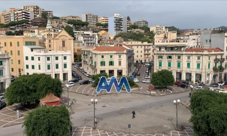 Messina, con una bottiglia di vetro rotta colpisce al petto un uomo, arrestato tunisino