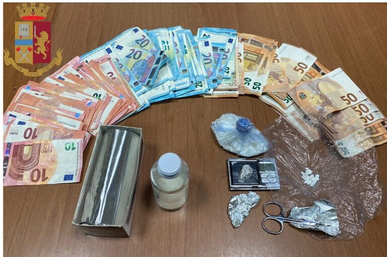 Messina, droga in casa, arrestato un trentaduenne