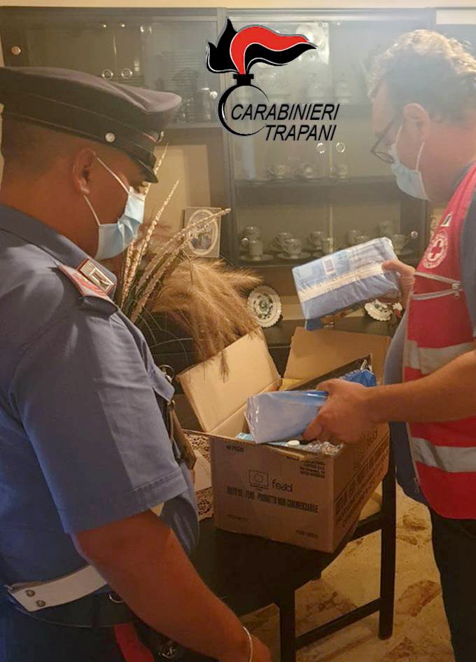 Castelvetrano, senza cibo da giorni. Anziana chiama i carabinieri che le portano la spesa