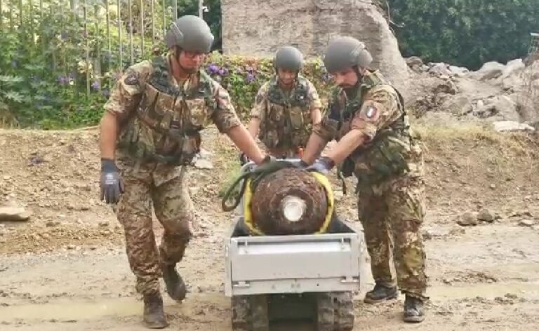 Palermo, in corso le operazioni di rimozione della bomba della seconda guerra mondiale al porto