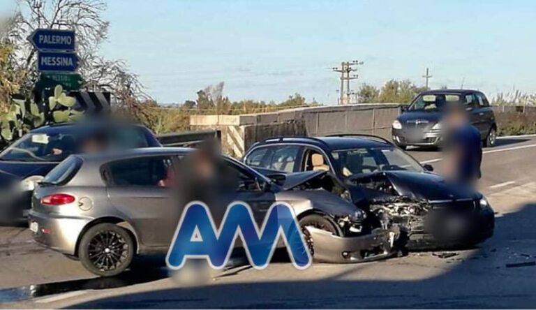 Incidente con un ferito al bivio di Ponte Naso, traffico congestionato