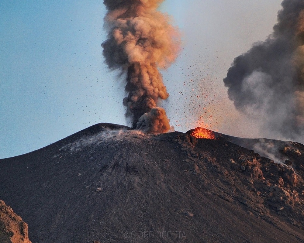 modello di vulcano cono di scorie