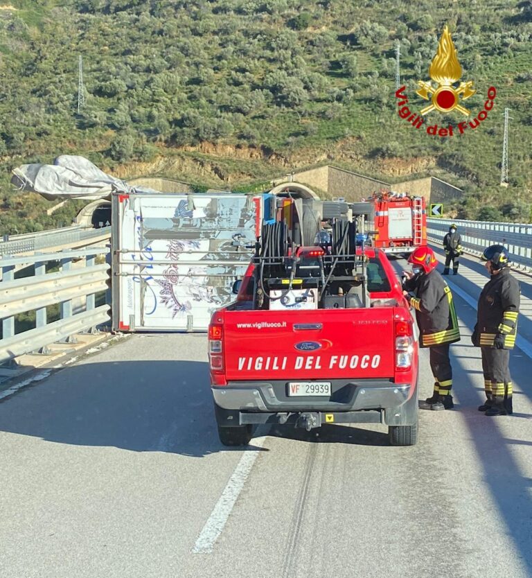 A/20 – Chiuso temporaneamente al traffico il tratto tra Sant’Agata Militello e Santo Stefano di Camastra